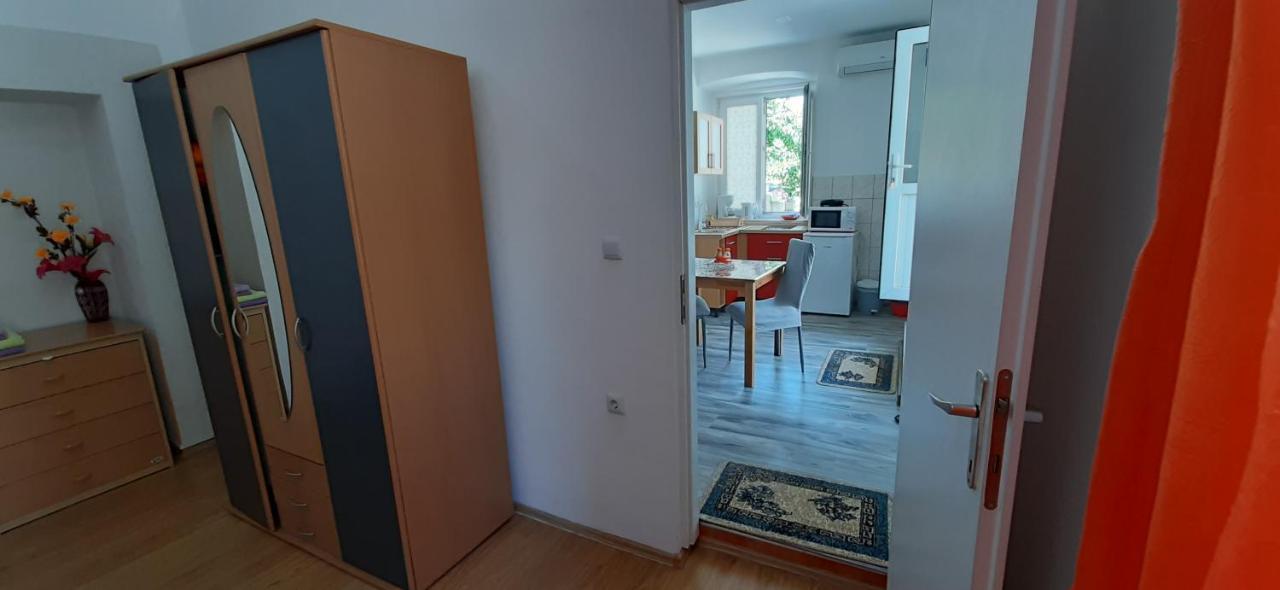 Ema & Sea Apartment'S With Free Private Parking Pula Exterior photo