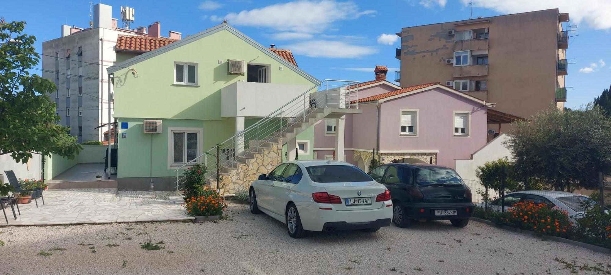 Ema & Sea Apartment'S With Free Private Parking Pula Exterior photo